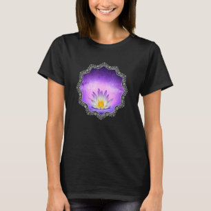 Lila Lotusblumen-Mandala-Geometrie Gaia Yoga Mann T-Shirt