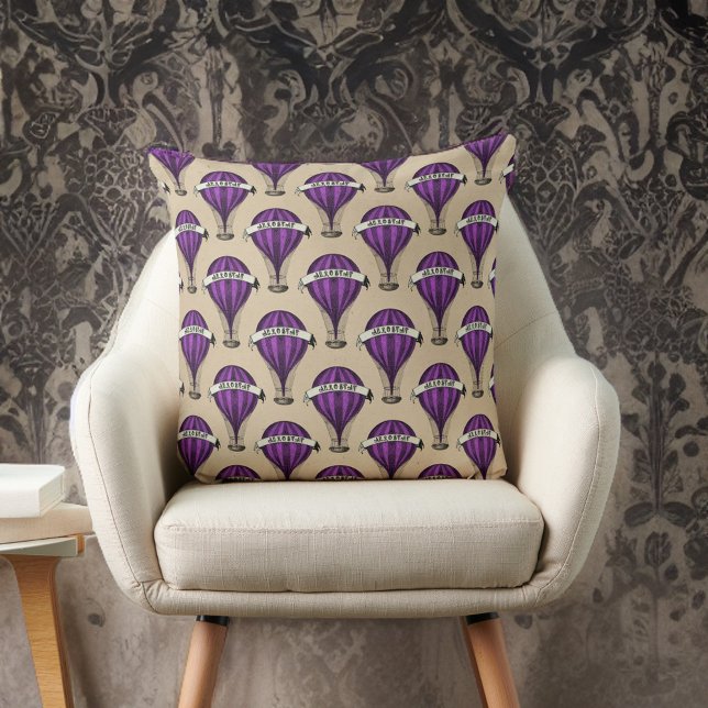 Lila Luftschiffe im Tan-Steampunk-Design Kissen (Von Creator hochgeladen)