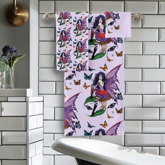 Lila Mairy Mushroom Butterflies Badhandtuch Set (Von Creator hochgeladen)