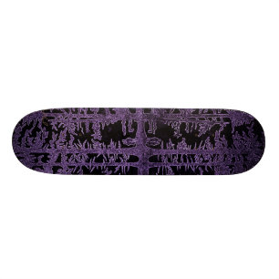 lila, malvenfarbener, schwarzer Wald, in das Holz, Skateboard