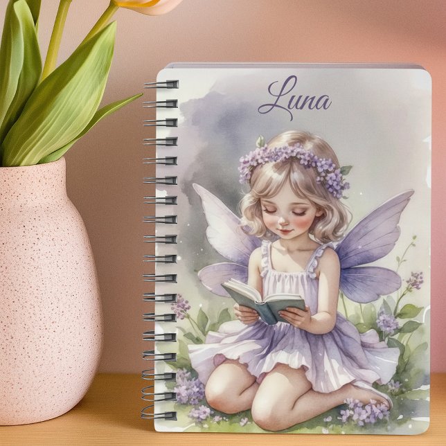 Lila Märchenlesung auf GrasBlume Personalisiert Notizbuch (Von Creator hochgeladen)