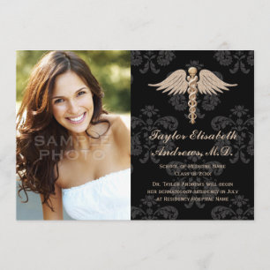 Lila medizinische SchulAbschluss-Mitteilung Einladung