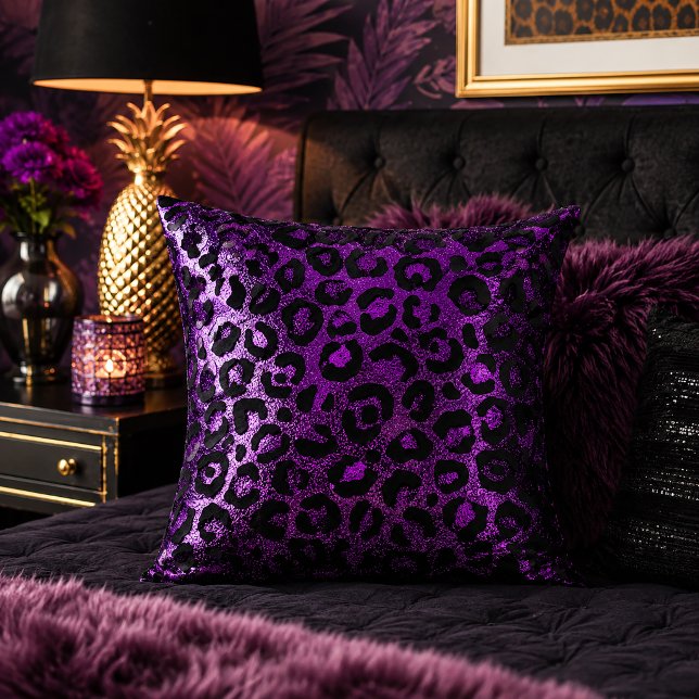 Lila Metallic Leopard Print Tiermuster Kissen (Von Creator hochgeladen)