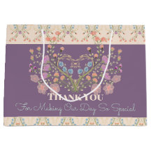 Lila mit floraler Akzentbildung