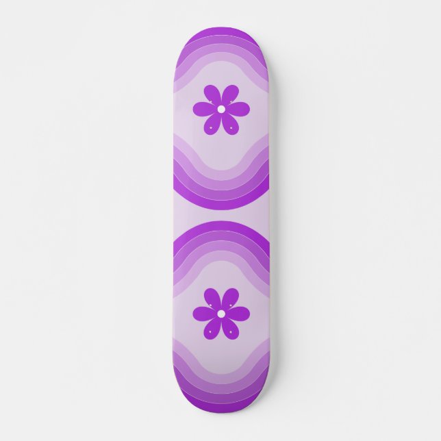 Lila Mittelalter Moderner Blumenwald Abstrakt Skateboard (Vorne)