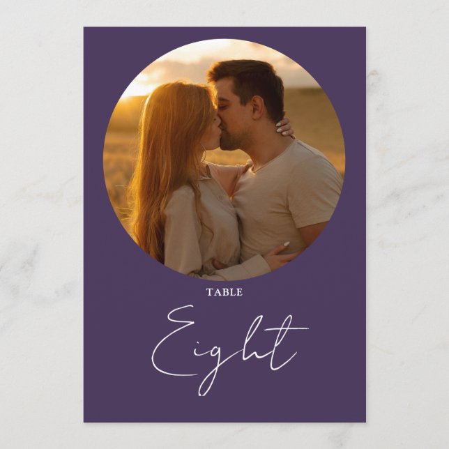 Lila Moderne Minimalistische Script-Tischnummer Einladung (Vorderseite)