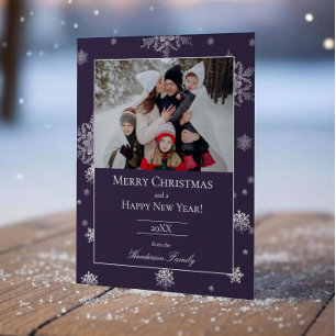 Lila moderne Schneeflocken Flat Holiday Foto Card Feiertagskarte