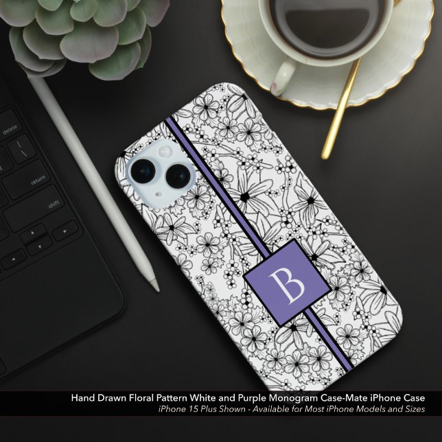 Lila Monogramm, handgezeichnet, weißes Muster Case-Mate iPhone Hülle (Hand Drawn Floral Pattern: White Flowers with Purple/Lavender Monogram Case-Mate iPhone Case)