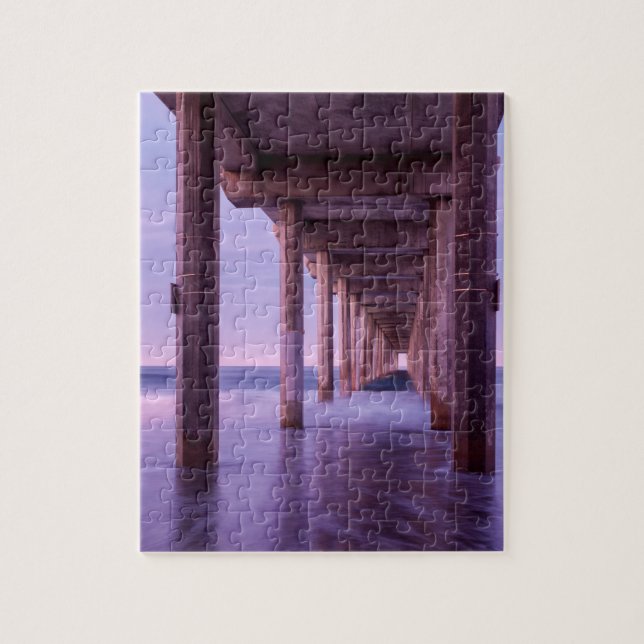 Lila Morgendämmerung auf Scripps Pier Puzzle (Vertikal)