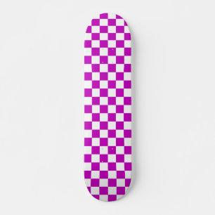 Lila Muster eines Karos Skateboard