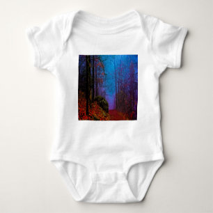 Lila Nebel aus gestrichenem Wald Baby Strampler