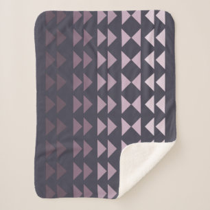 Lila Ombre Geometrisches Dreiecks Muster Sherpadecke
