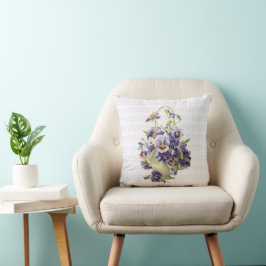 Lila Pansy-Korb auf Eyelet Lace Kissen