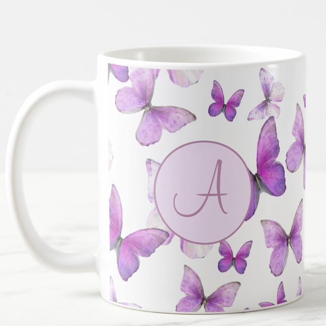 Lila Pastelschmetterlinge Custom Mit Monogramm Kaffeetasse (Von Creator hochgeladen)