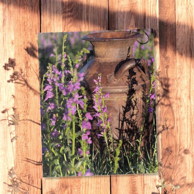 Lila Penstemon und rudimentäre alte Milch Foto Puzzle (completed jigsaw puzzle)