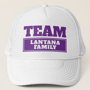 lila personalisierter Teamname oder Familienname Truckerkappe