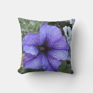 Lila Petunia Pillow Kissen