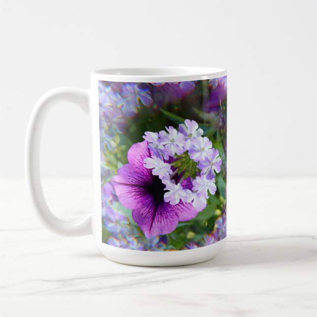 Lila Petunia und Blume 15 oz. Tasse (Links)