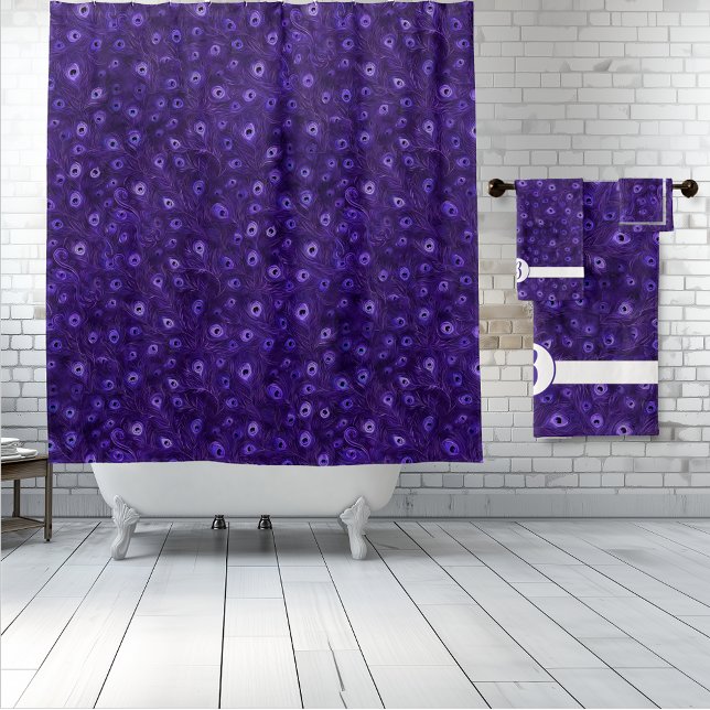 Lila Pfauenparadies Duschvorhang (Purple Peacock Paradise shower curtain and matching monogram towel set.)