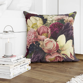 Lila Pflaumencreme und rosa blütige Blume Kissen