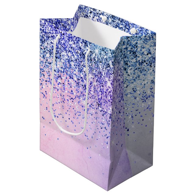 Lila Pink Blue Ombre Glitzer Mittlere Geschenktüte (Vorderseite Schrägansicht)
