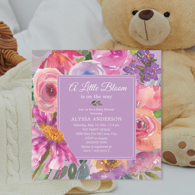 Lila Pink Floral Kleine Blütendusche Einladung (Pink and purple watercolor floral baby girl "A little bloom is on the way" baby shower invitation)