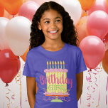 Lila Pink Sweet Whimsical Birthday Girl T-Shirt<br><div class="desc">Machen Sie den Geburtstag eines Mädchens mit diesem skurrilen,  rosa und lila Geburtstagsmädchen-T - Shirt zu einem besonderen Erlebnis. Pinks grün und gelb machen diesen Geburtstagskuchen super süß. Sie wird leicht als das Objekt des Feierns zu identifizieren sein.</div>
