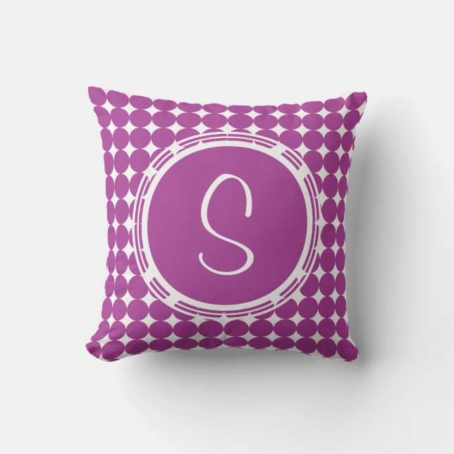 Lila Polka Dot Monogramm Kissen (Vorderseite)