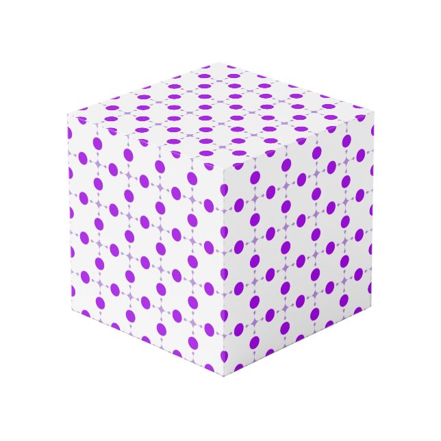 Lila Polka Dots, Polka Dot Pattern, Dots, Dotter Würfel (Vorderseite Schrägansicht)