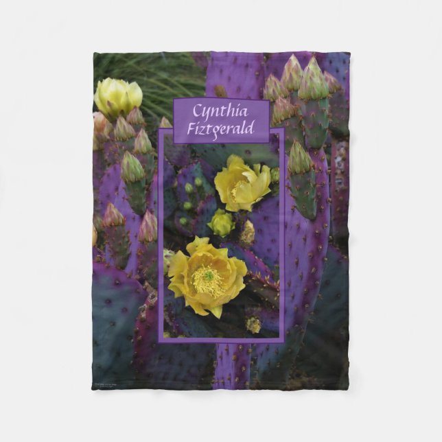 Lila Prickly Birne Opuntia Kaktus Gelbe Blüten Fleecedecke (Vorderseite)