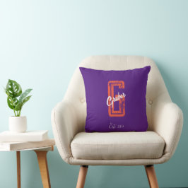 Lila Retro Minimalistisch Modern Monogram Name Kissen