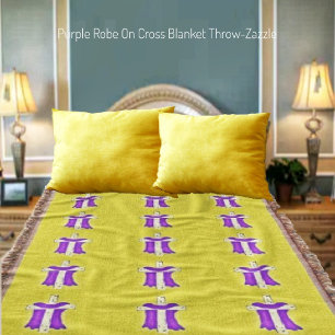Lila Robe auf Kreuz Decke