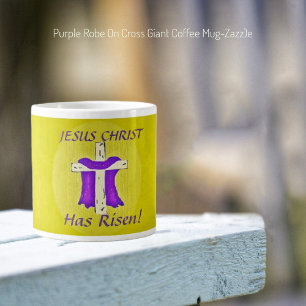 Lila Robe auf Kreuz Jumbo-Tasse
