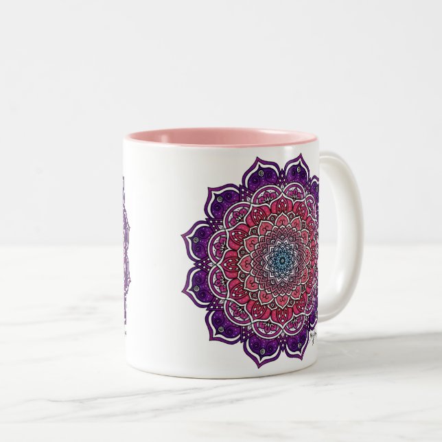 Lila-rosa Floral Mandala Zweifarbige Tasse (VorderseiteRechts)