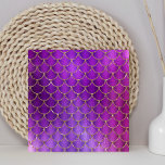 Lila rosa Iridescent Mermaid Scales-Muster Fliese<br><div class="desc">Dieses mädchenhafte Design zeigt Muster der lila und rosa Meerjungfrau Waage Kontur in Imitaten Gold Glitzer.</div>