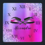 Lila rosa Monogramm Glitzer Eyelashes Modernität Quadratische Wanduhr<br><div class="desc">Lila und rosafarbene Imitate Foil Metallic Sparkle Glitzer Pinsel Metal Monogram Name and Initial Eyelashes (Lashes),  Eyelash Extensions und Eyes niedliche Wanduhr. Das Design macht den perfekten 16 Geburtstag,  Hochzeit,  Brautparty,  Jubiläum,  Babydusche oder Junggeselinnen-Abschied Geschenk für jemanden,  der einen trendigen coolen Stil sucht.</div>