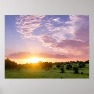 Lila Rosa Sonnenuntergang über grünem Feld - Träum Poster