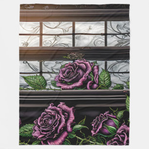 Lila Rose am Fenster - gotischer Stil Fleecedecke
