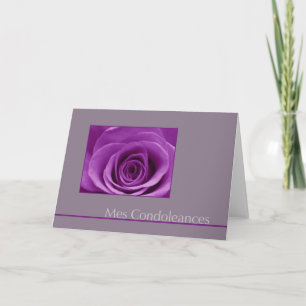 lila Rose auf grauem Beileid Karte