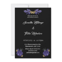 Lila Rosen mit goldener Motte Gothic Hochzeit