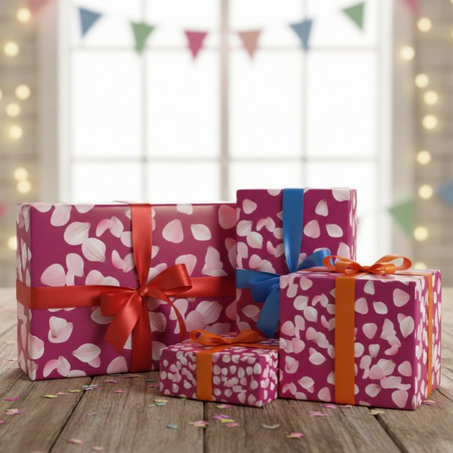Lila Sakura Rosa Blütenblätter Geschenkpapier (Von Creator hochgeladen)