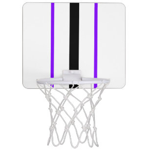 Lila, schmale, schwarz leuchtende Streifen auf wei Mini Basketball Netz