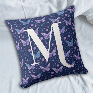 Lila Schmetterlingsmuster mit feinem Monogramm Kissen