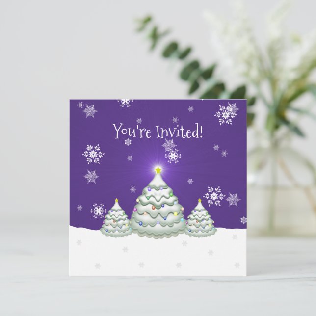 Lila Schneeweihnachtsbaum Einladung (Stehend Vorderseite)