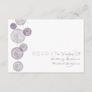 Lila Schnur-Kugeln, die R.S.V.P. Wedding sind RSVP Karte