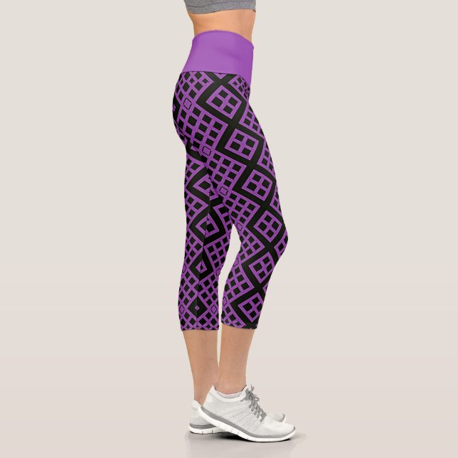 Lila + Schwarz Art Deco Muster Capri Leggings (Rechts)