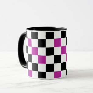 Lila Schwarz Weiß kariertes Musterdesign  Tasse