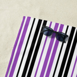 Lila Schwarz Weiß Streifen Muster Design Strandtuch