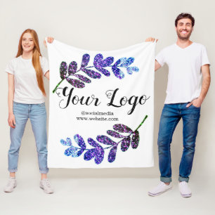 lila  schwarze Blätter mit Logo Fleecedecke