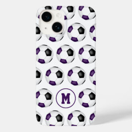 lila schwarze Fußbälle Muster mit Monogramm Case-Mate iPhone 14 Hülle